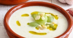 Ajoblanco - weiße Suppe aus Spanien Ajoblanco - weiße Suppe aus Spanien